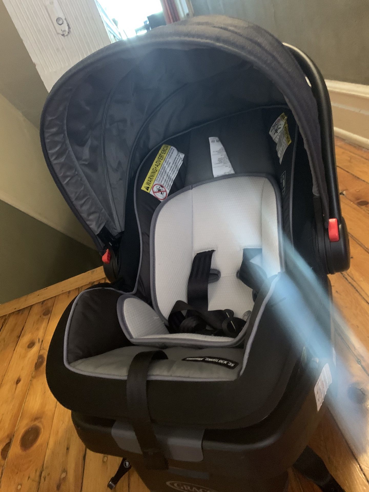 Graco Car seat & Base