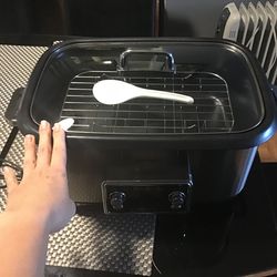 Slow cooker