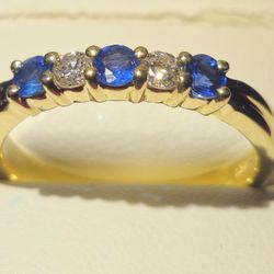 14K Gold Ring with Diamonds and Saphierre