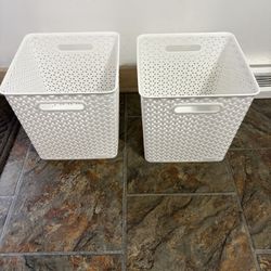 2 Plastic Storage Baskets