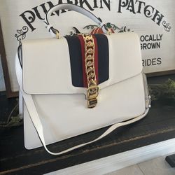 * Authentic Gucci Handbag*