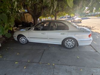 Hyundai. Sonata