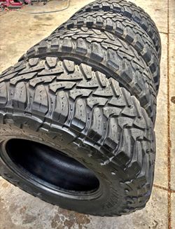 37x12.50/20 toyo Vendo un set de llantas  con 80% Vida en excelente condiciones de Vida las 4 🫡🤑
 Selling a set of 4 tires with 80% tread life remai