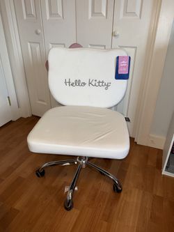 Hello Kitty Impressions Vanity Chair