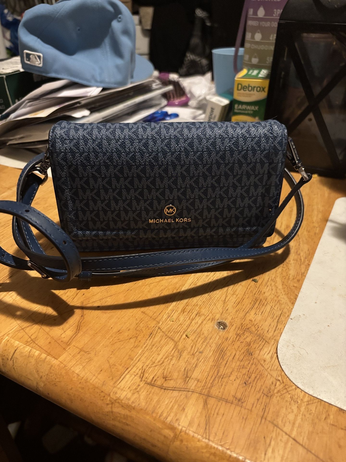 Michael Kors Crossbody Wallet