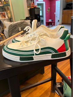 New size 9 1/2 men’s low cut striped breathable sneakers