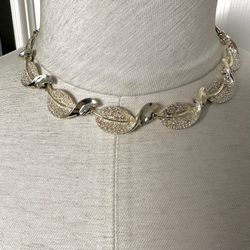 Gold Tone Leaf Choker Necklace 