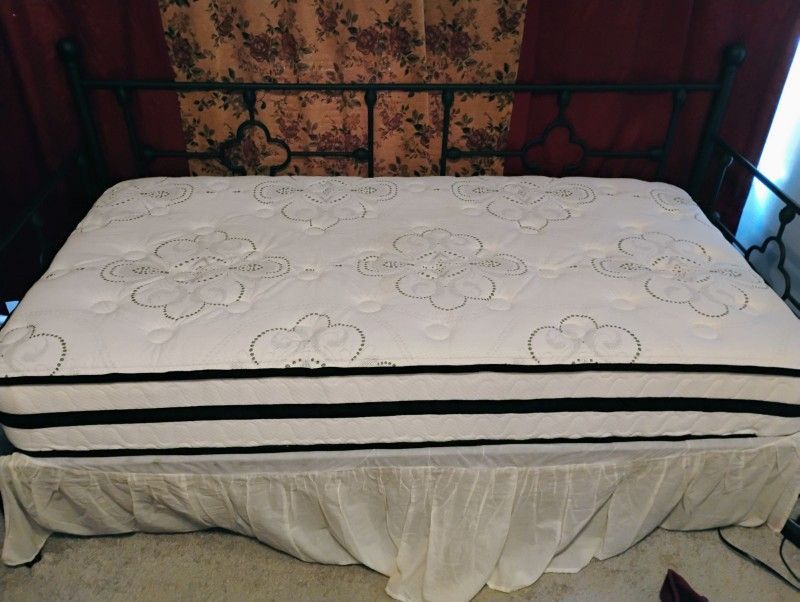 Comforter Day Bed