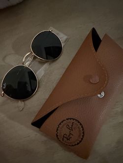 Ray-Ban Round Metal Sunglasses with Case