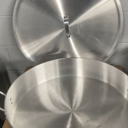 40 quart brazier pot wth lidi