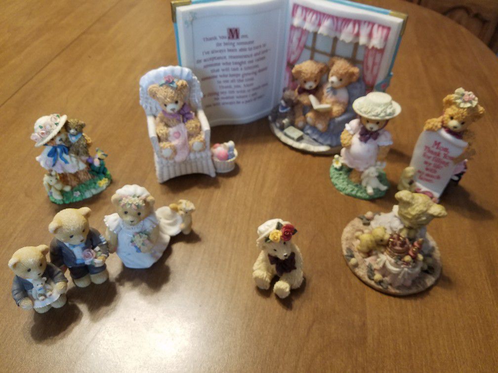 Lot of 10 Teddy Bear Figurines 
- Includes Cherished Teddies And Bainbridge Bears