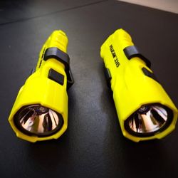 
PELICAN 3315 LED FLASHLIGHT SET OF 2 BRAND NEW JOBSITE WORK LIGHT HEAVY DUTY WATERPROOF INDUSTRIAL MILITARY CAMPING LIGHT