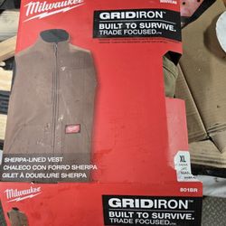 Milwaukee Gridiron Brown Sherpa Lined Vest XL