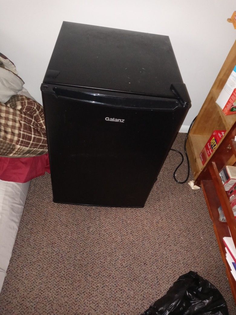 Galanz Refrigerator Freezer