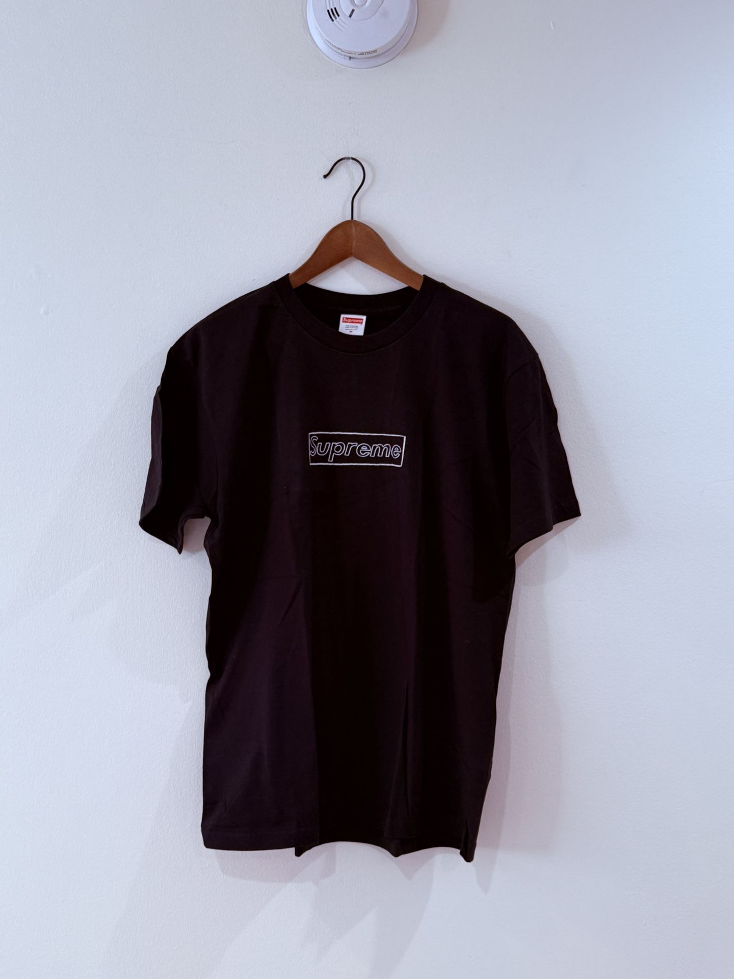 Supreme KAWS Chalk Logo Tee, Black, Size M, SS21