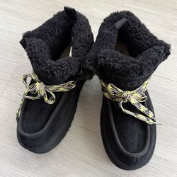 UGG Women Funkarra Cabin Cuff Black Boots