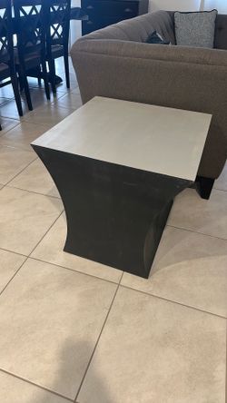 Pair of end tables