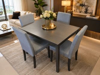 Table with 4 chairs