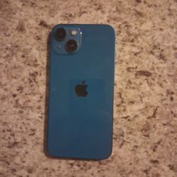 iPhone 13 – Water Damaged – Powers On – Screen Not Working – iCloud Unlocked – For Parts
