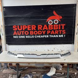 2019 Ram Upper Grille Trim Filler OEM 2024 