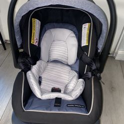 Graco Newborn Car Seat