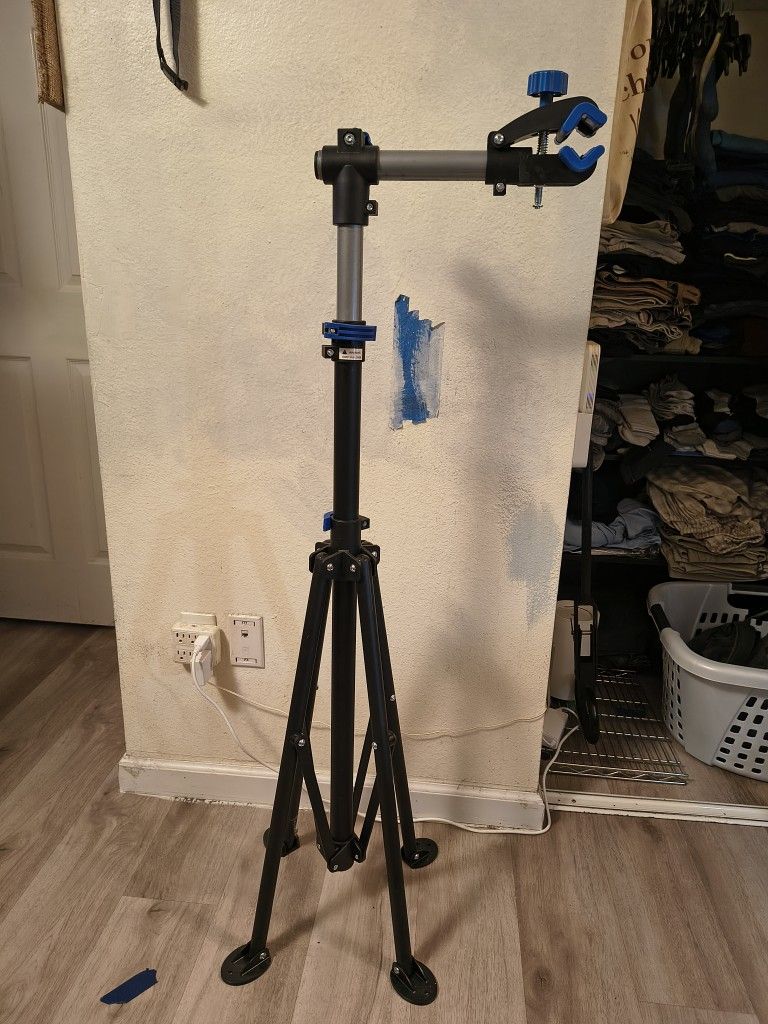 Professionals Use Bike Repair Stand (BRAND NEW)