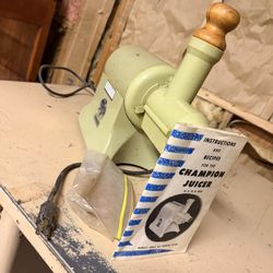 Vintage Champion Avocado Green Juicer