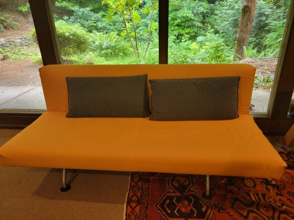 Modern Sleeper Sofa - Tachinni by Pietro Arosio