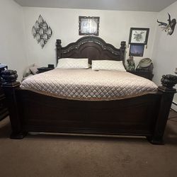 5 Piece Bed Set- WITHOUT MATTRESS 