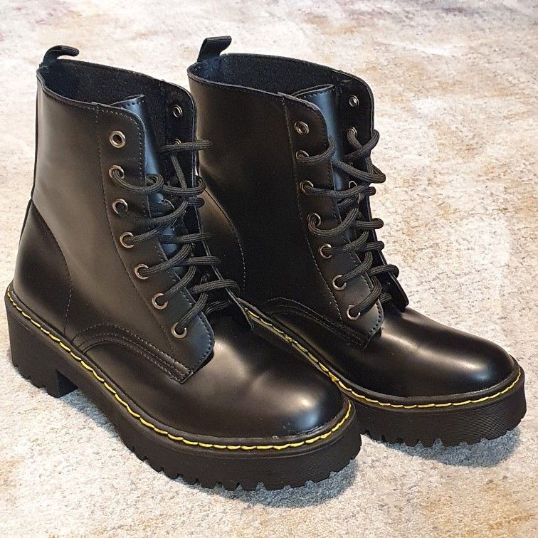 Charles Albert Women's Black Vegan Leather Lace Up Ankle Boot Combat Size US 9M
