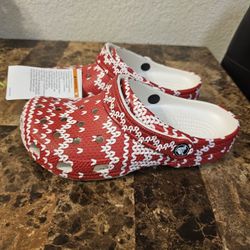 New Crocs Classic Holiday Sweater Red Printed Comfort Clog 209237-90H Women's 7