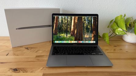2020 Intel MacBook Air 13” 128GB / 8GB Space Gray with box.