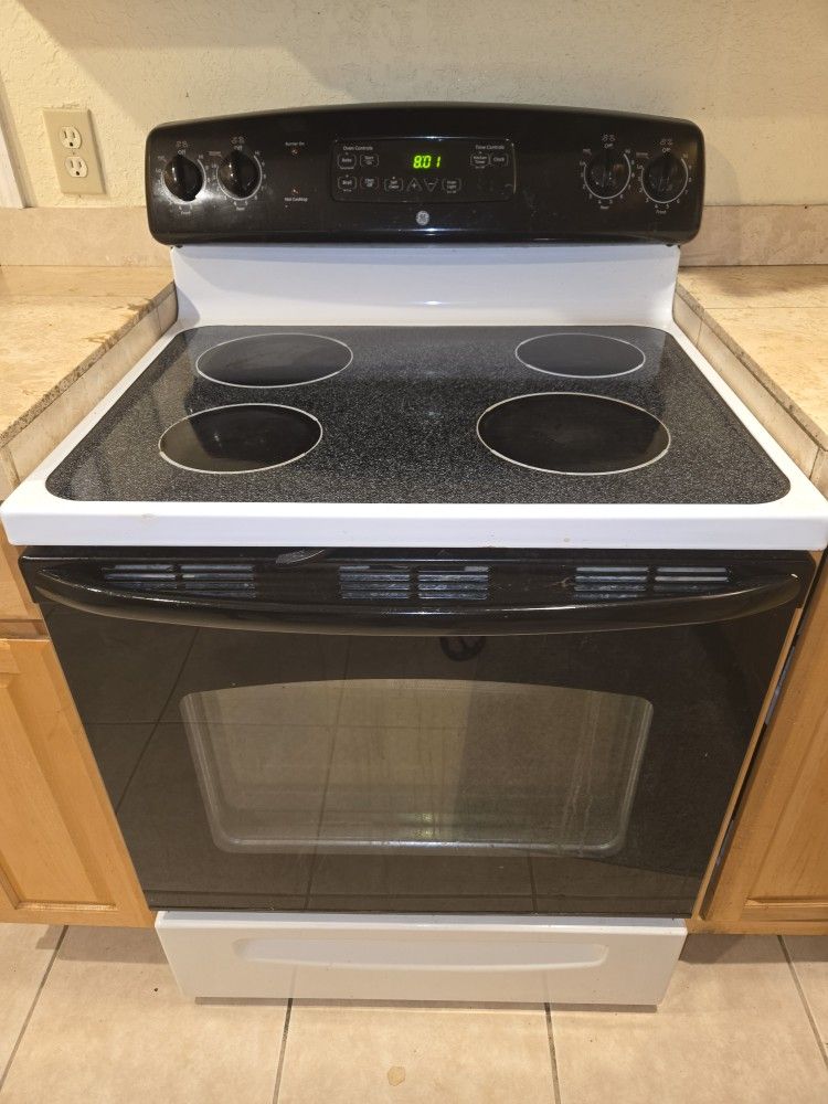 GE ELECTRIC RANGE STOVE OVEN