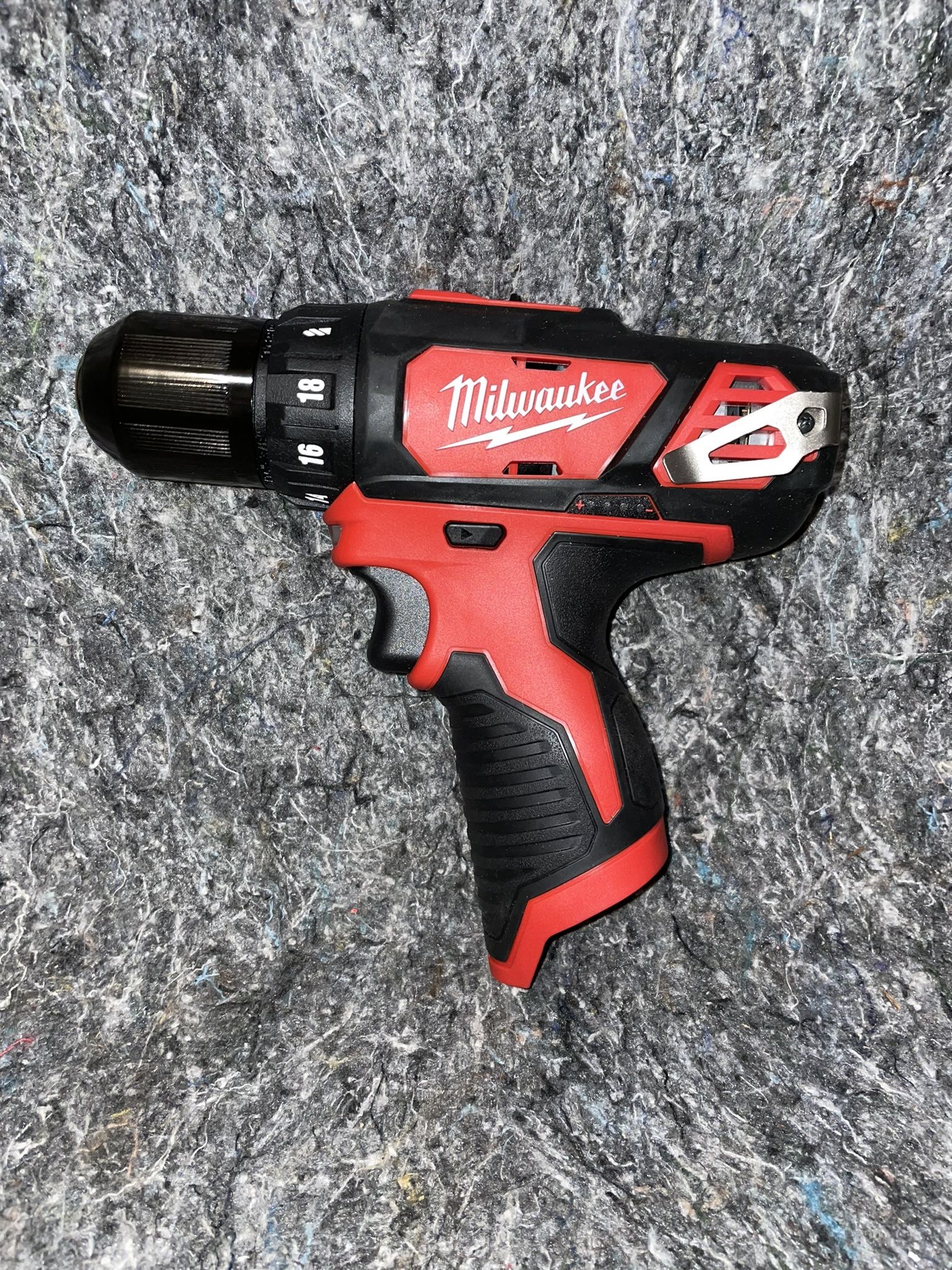 Milwaukee M12 12V Lithium-Ion Cordless 3/8 in. Drill/Driver (Tool-Only)