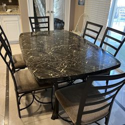 Dining Table / 6 Chairs 