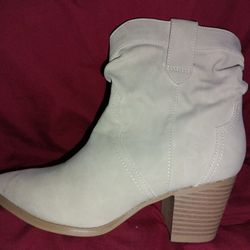 Beautiful Beige Boots For Women 