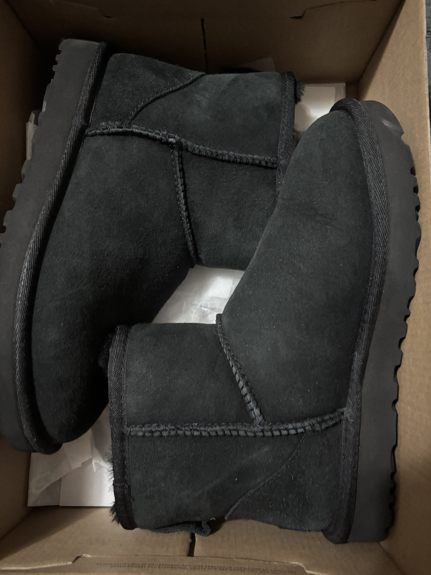 UGG Classic Mini II