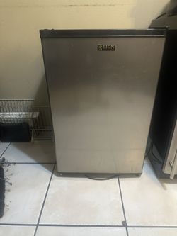 Lion Mini Fridge