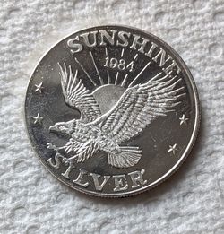 Pretty 1 oz silver round