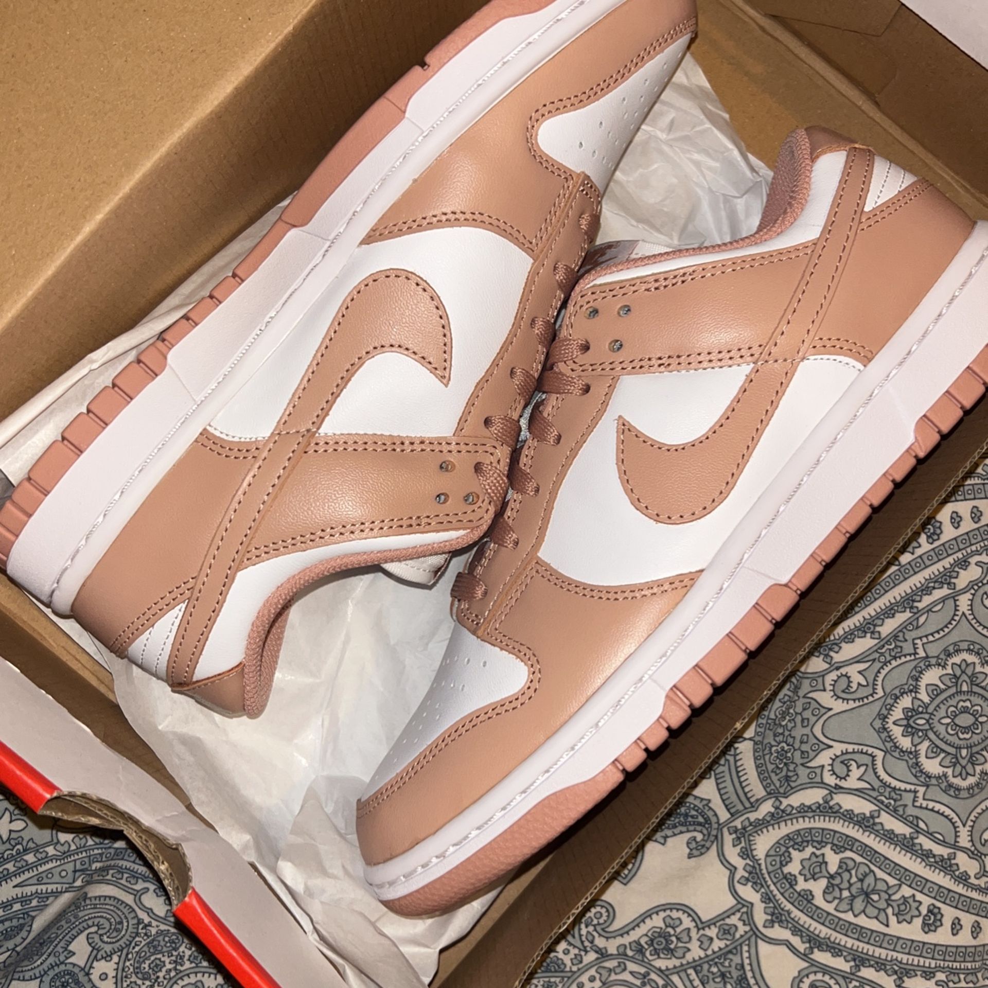 Nike Dunk Low Rose Whisper Size 7.5w