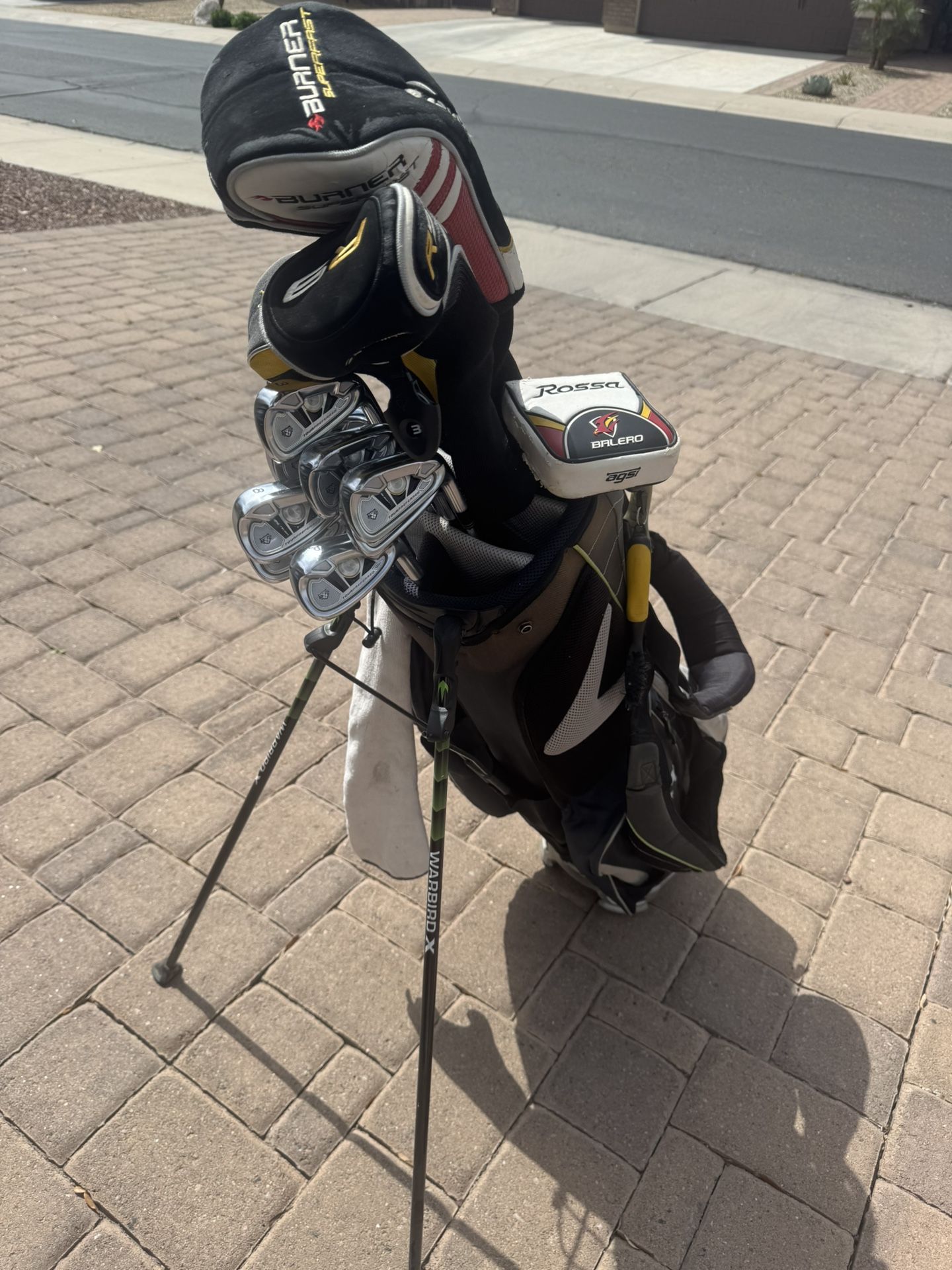 Golf Set Clubs and GOLF BAG included