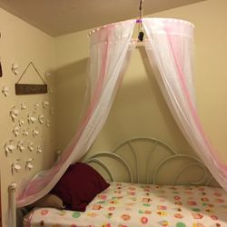 Twin Size Metal Day Bed With Good Mattress