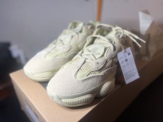Yeezy 500 “ Super Moon “ *NEW*