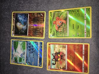 Holographic Pokemon Trading Cards / Set of 4