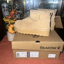 Girls Bear Paw Mini Platform Boot Size 2Y