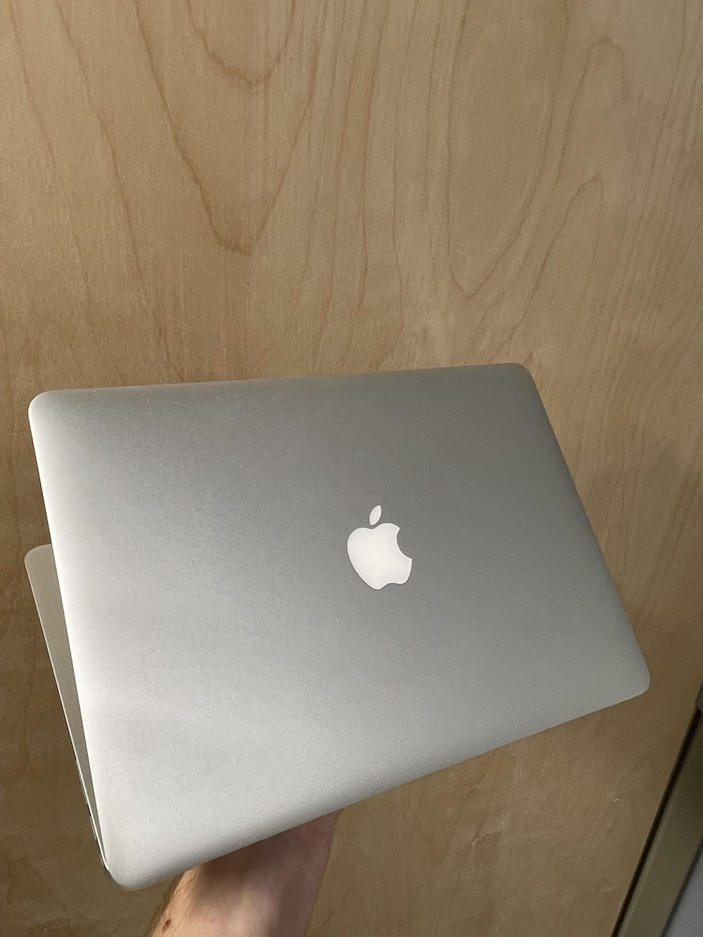 Apple MacBook Air 2017 ~ 128gb ~ Silver