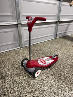 Radio Flyer Kids Kick Scooter