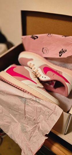 Traviss Scott tropical pink