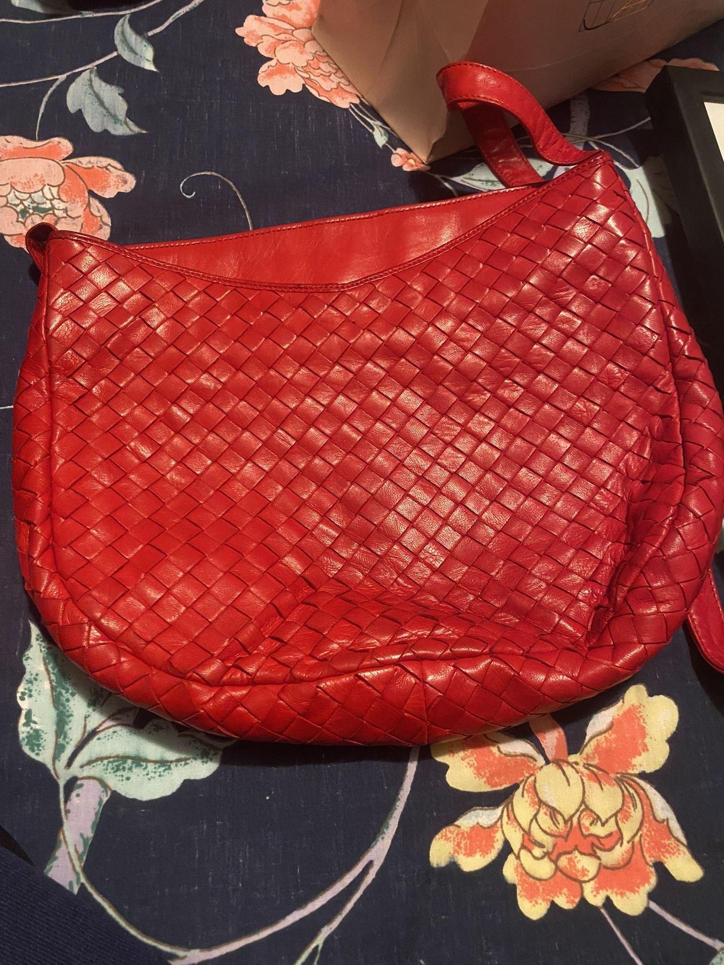 Bottega Veneta Intrecciato Hobo Bag – Red Leather