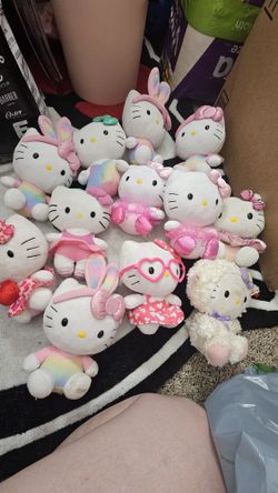12 Hello Kitty Plushies